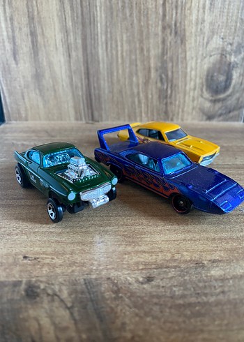 Beden Üçlü lot HOTWHEELS araç