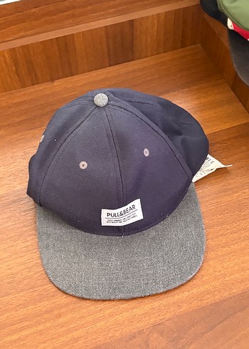 Pull and Bear Sapka