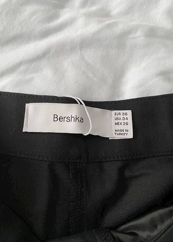 Bershka Siyah mini şort