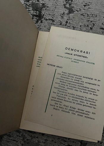 Yeşil Kitap - Demokrasi, Ekonomi ve Sosyal Temel