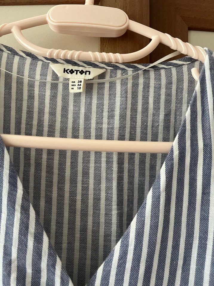 Gri Çizgili Keten V Yaka Kadın Gömlek - Görsel 3