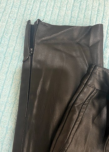 Düğmeli Siyah Deri Kadın Pantolon - Görsel 2