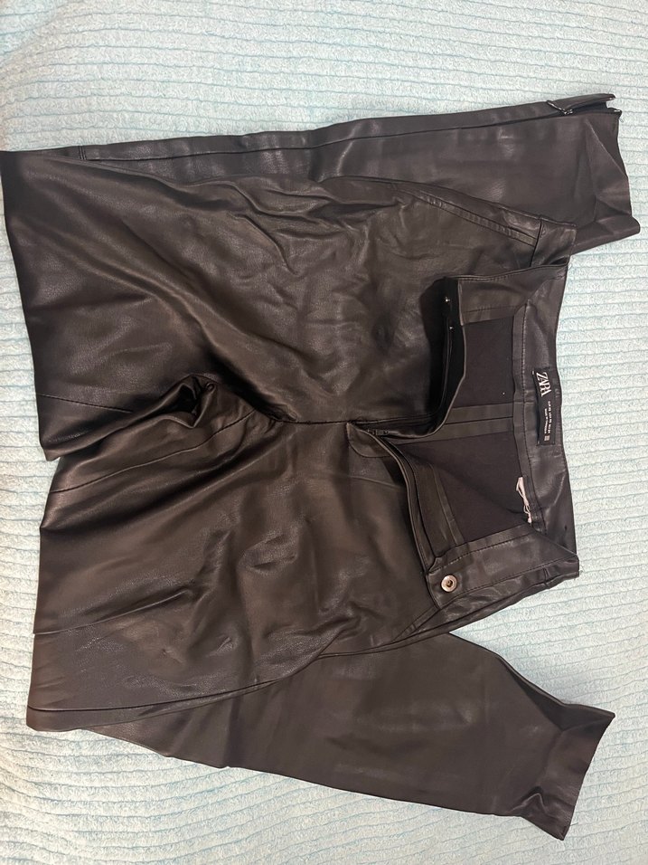 Düğmeli Siyah Deri Kadın Pantolon - Görsel 4