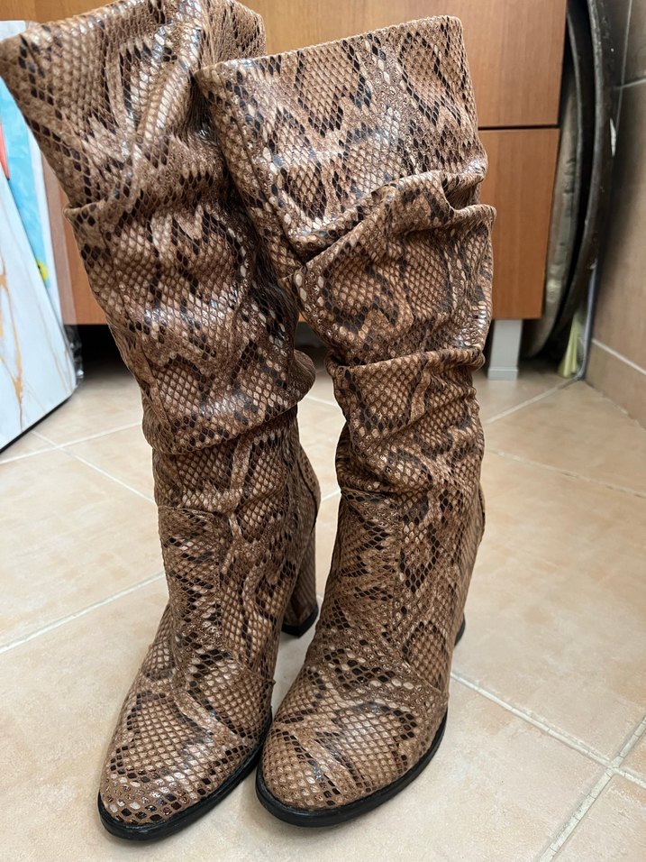 Yılan Desenli Kahverengi Deri Dizüstü Bot - Görsel 5
