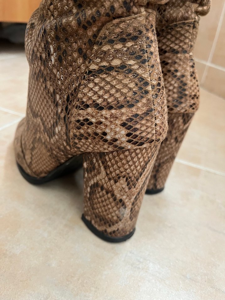 Yılan Desenli Kahverengi Deri Dizüstü Bot - Görsel 4