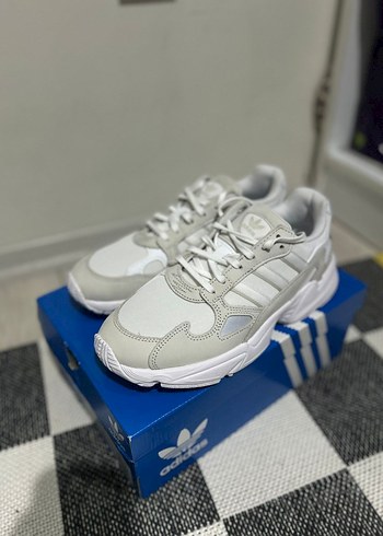 Beyaz Adidas  Falcon Kadın Günlük Spor Ayakkabı - Görsel 2