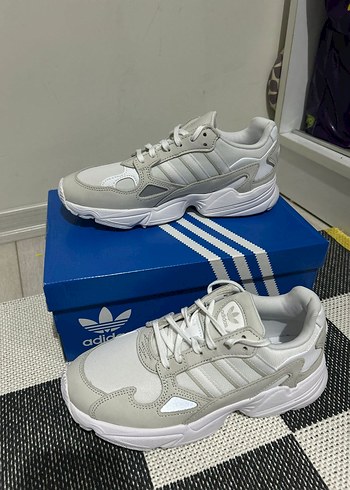 Adidas 39