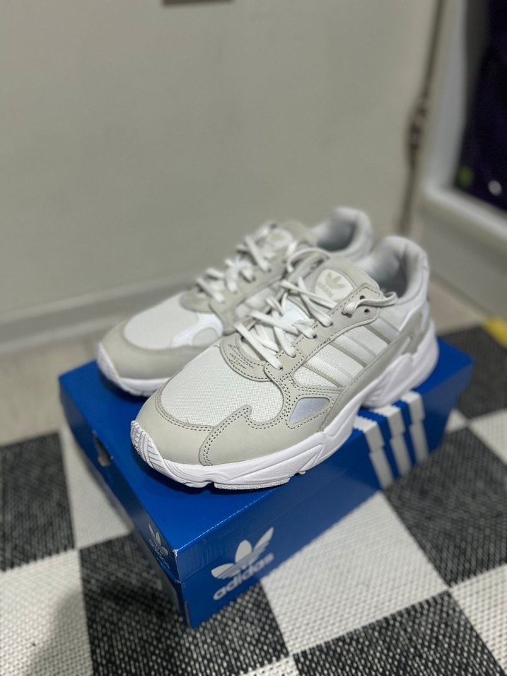 Beyaz Adidas  Falcon Kadın Günlük Spor Ayakkabı - Görsel 2