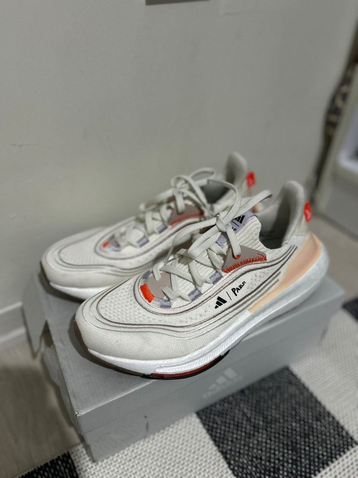 Beyaz Bağcıklı  Koşu Ayakkabısı ultraboost - Görsel 2