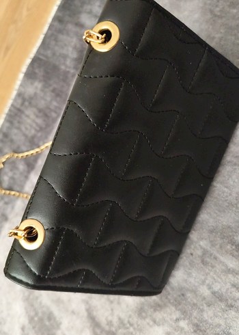 Altın Zincir Detaylı Siyah Biker Çanta - Görsel 4