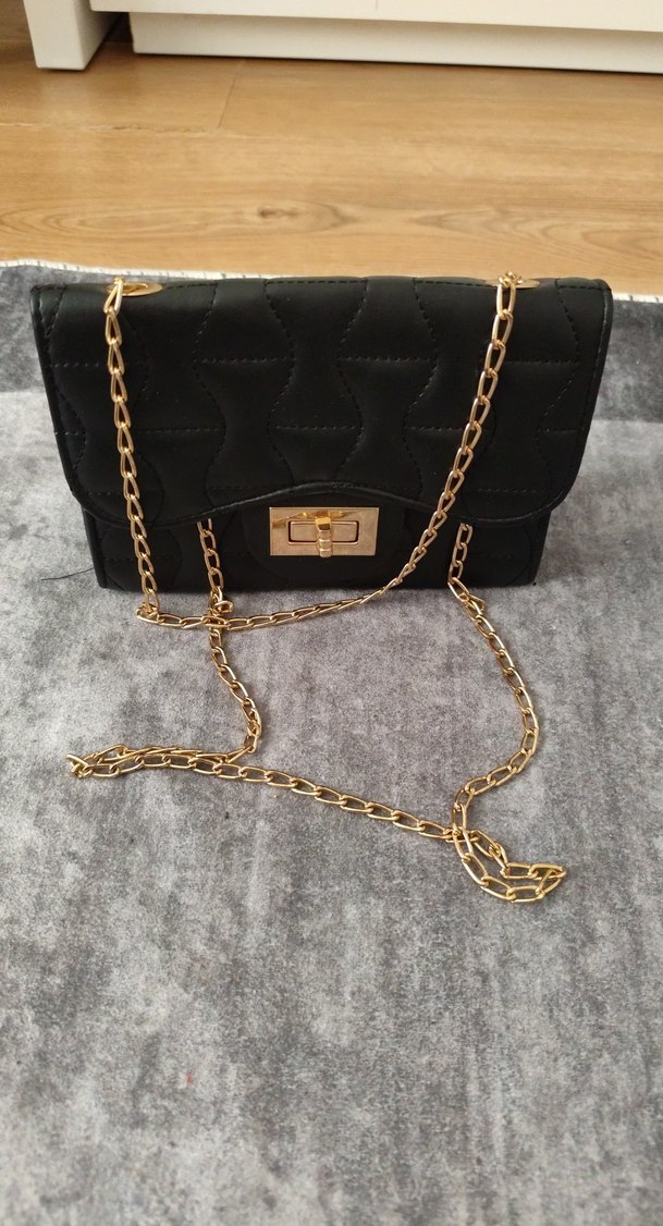 Altın Zincir Detaylı Siyah Biker Çanta - Görsel 3