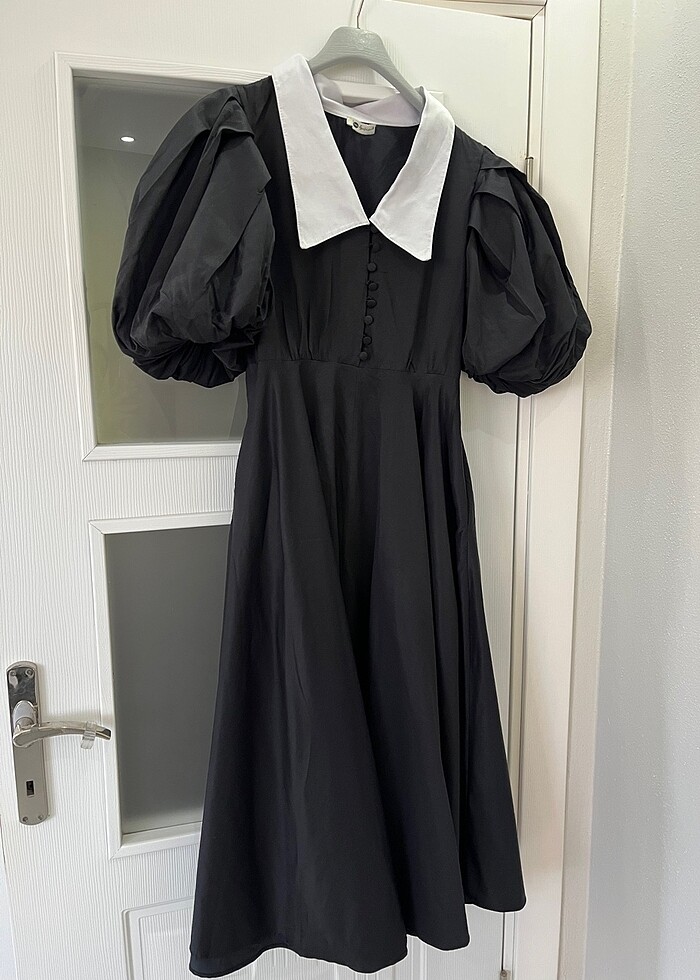 Balon kol geniş yaka  siyah elbise - Görsel 2