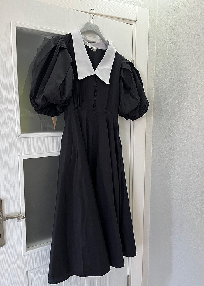 Balon kol geniş yaka  siyah elbise - Görsel 3