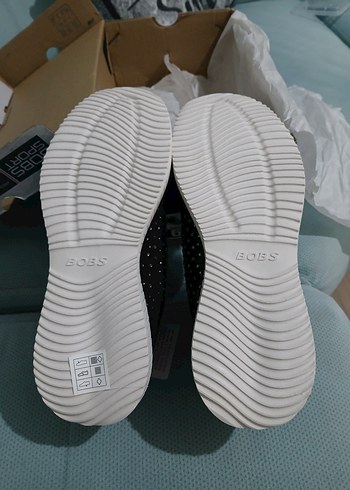 36 Beden gri Renk Skechers Kadın 36 no orjinal sıfır ayakkabı.Hafif ve rahattır