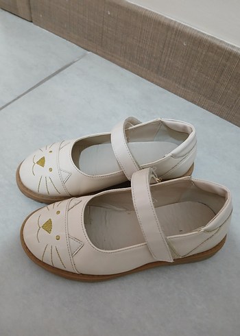 Deichmann 30 no Deicmann dan 1 kere giyildi Kız Çocuk Beyaz Tokalı babet