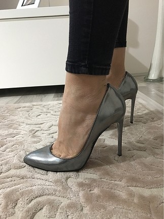 Gümüş stiletto