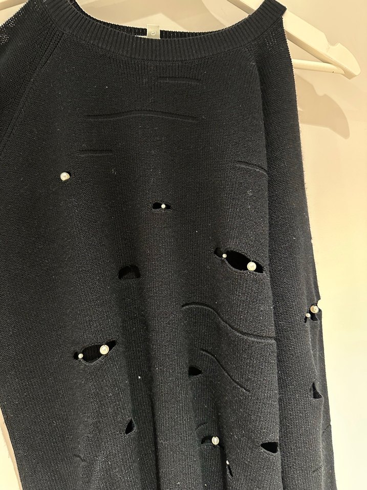 Siyah Uzun Kollu Omuzları Açık Örgü Kadın Kazak - Görsel 2