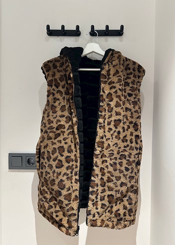 Siyah -Leopar çift taraflı Kürklü Kadın Yelek - Görsel 3