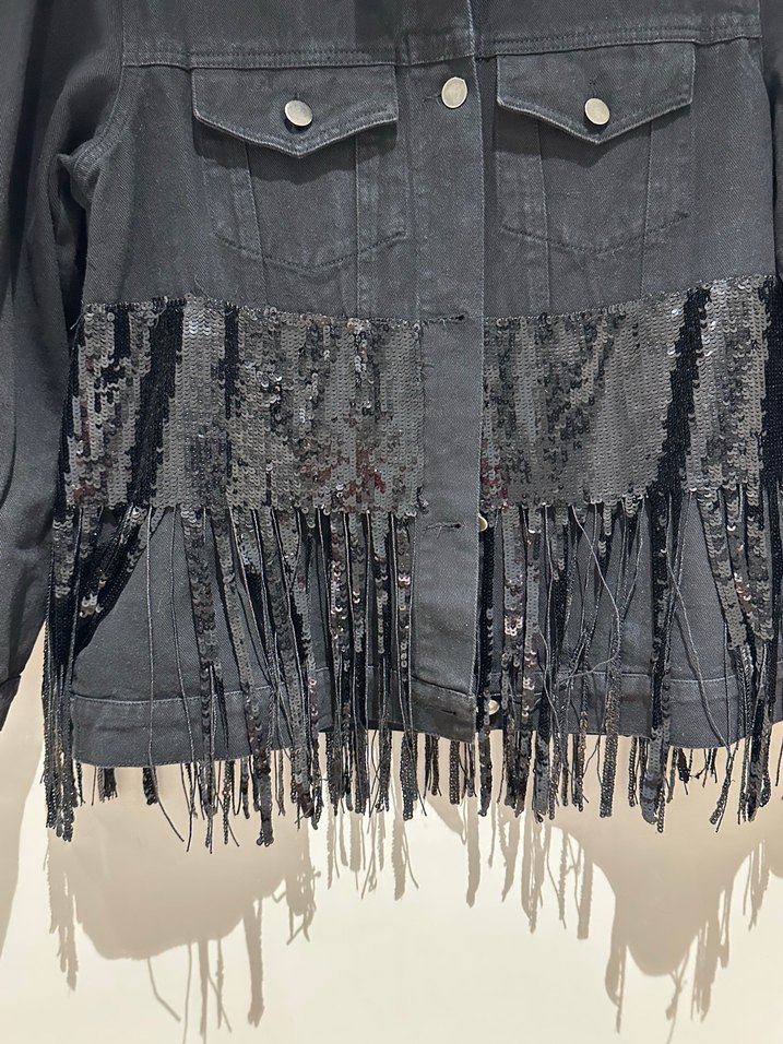 Düğmeli Siyah Nakışlı Denim Ceket - Görsel 2