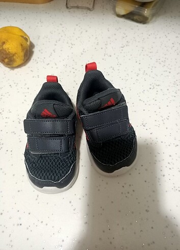 Adidas İlk yürüme ayakkabı 