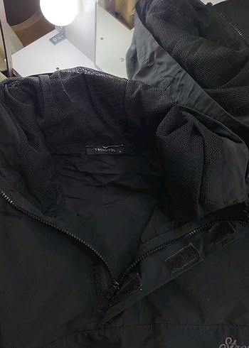 Siyah Fermuarlı Kadın Rüzgarlık - Görsel 2