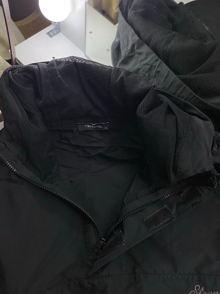 Siyah Fermuarlı Kadın Rüzgarlık - Görsel 2