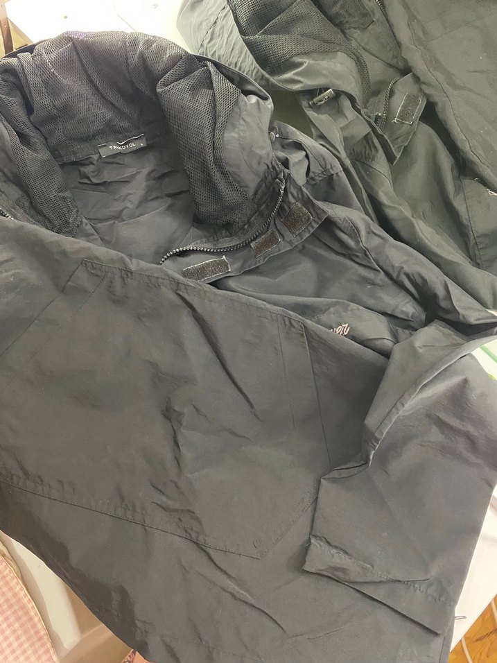 Siyah Fermuarlı Kadın Rüzgarlık - Görsel 3