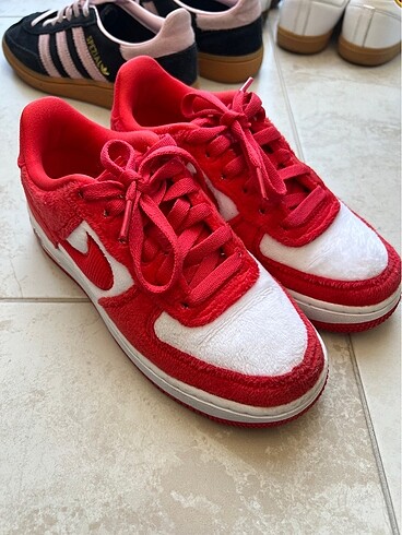 FZ3552-612 Nike GS Air Force 1 Low Valentine?s Day Pack Fire Red