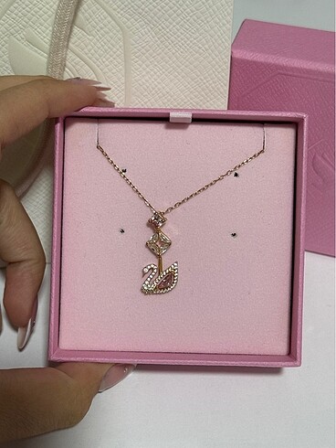 Beden SWAROVSKI SWAN KOLYE