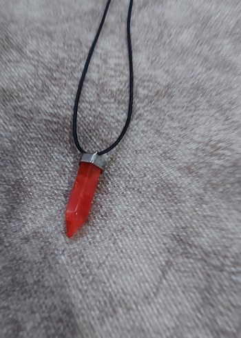 Kırmızı Taşlı Minimalist Kadın Kolye