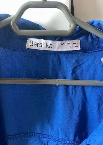 xl Beden lacivert Renk Bershka gömlek