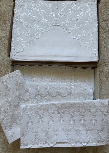 İşlemeli Beyaz Nevresim Takımı - Görsel 2