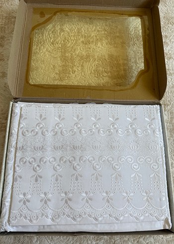 İşlemeli Beyaz Nevresim Takımı - Görsel 3