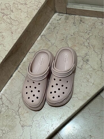 40 Beden Crocs