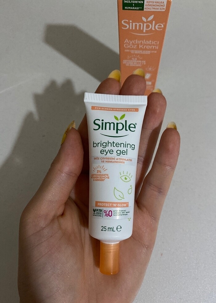 Simple marka aydınlatıcı göz altı kremi - Görsel 3