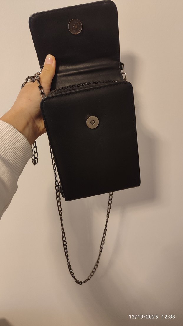 Siyah Zincir Detaylı Deri Kadın Çapraz Çanta - Görsel 3