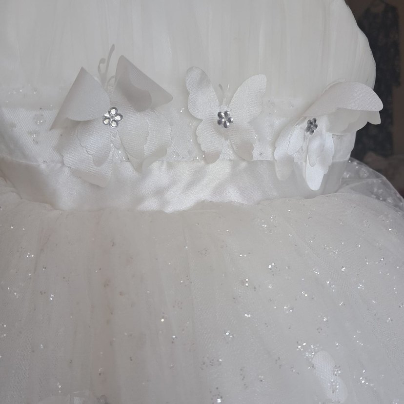 Beyaz renk çocuk gelinliği( 6-7 yaş) - Görsel 4