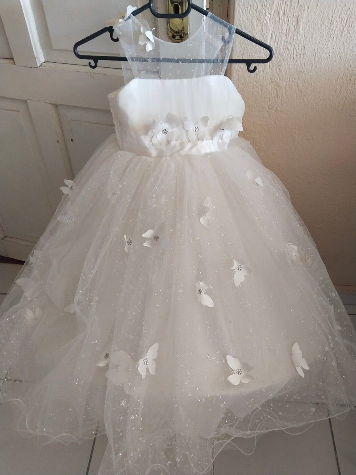 Beyaz renk çocuk gelinliği( 6-7 yaş) - Görsel 2