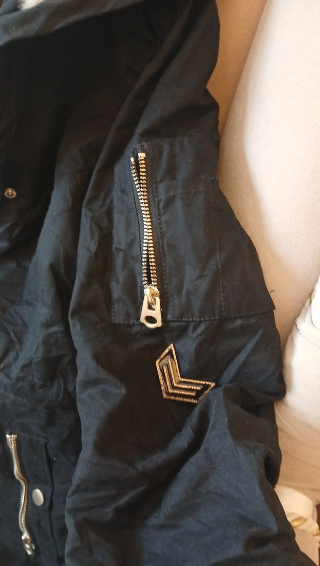 HM marka kürk Detaylı Siyah Kadın Kışlık Mont - Görsel 4