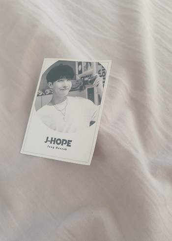 J-HOPE arkalı önlü