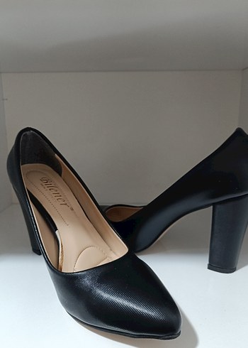 Siyah Klasik Kadın Topuklu Ayakkabı - Görsel 2