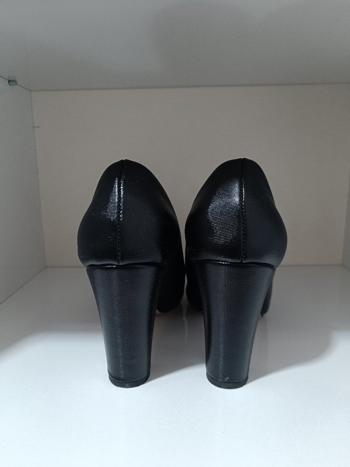 Siyah Klasik Kadın Topuklu Ayakkabı - Görsel 3