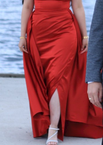 Kırmızı Uzun Nişan Elbisesi - Görsel 3