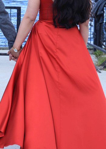 Kırmızı Uzun Nişan Elbisesi - Görsel 5