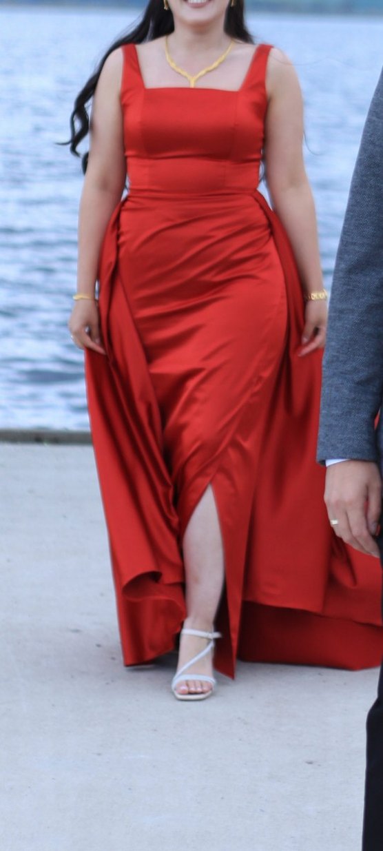 Kırmızı Uzun Nişan Elbisesi - Görsel 3