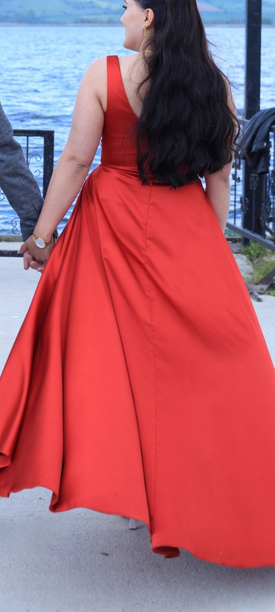 Kırmızı Uzun Nişan Elbisesi - Görsel 5