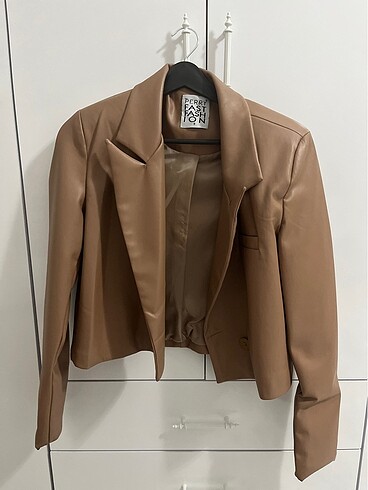 Kahverengi kısa blazer deri ceket