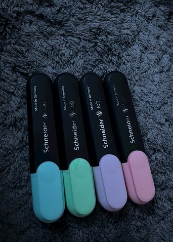 Pastel renkli Schneider kalem seti