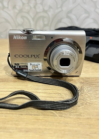 Nikon COOLPIX S230 Gri Dijital Kamera