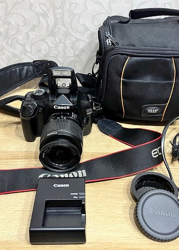  Beden Canon EOS 1100D Dijital Fotoğraf Makinesi Siyah